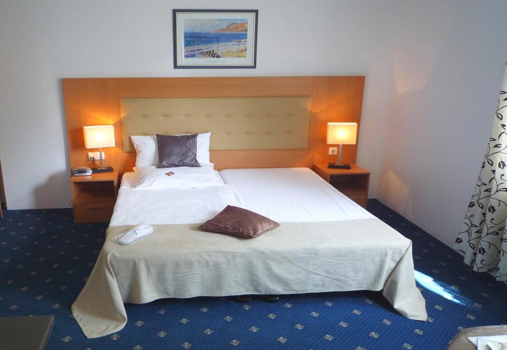 Hotel Abalone Remscheid Luaran gambar